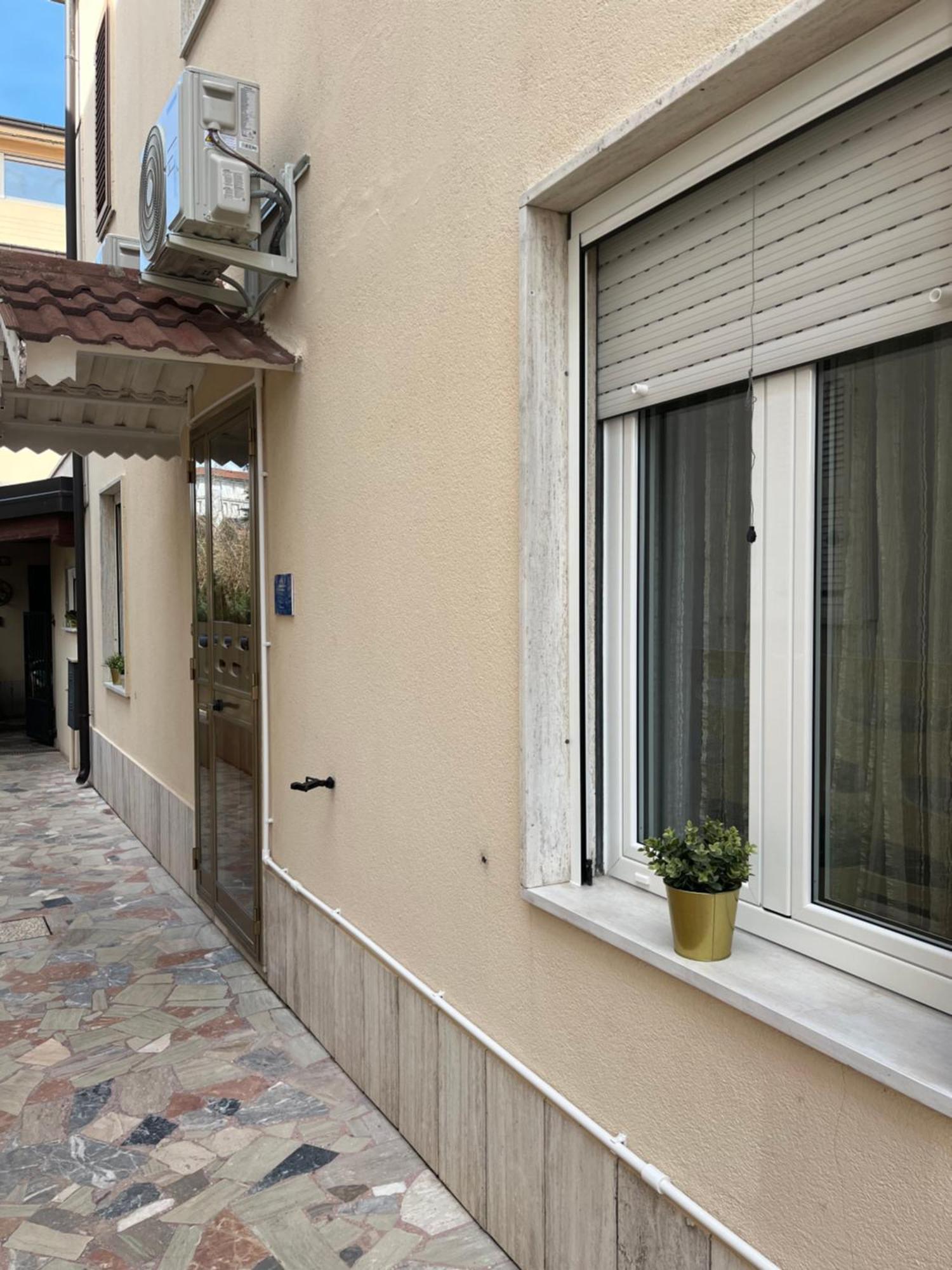 Bouganville Casa Vacanza Ambiente Climatizzato Con Wi Fi Pineto Exteriör bild