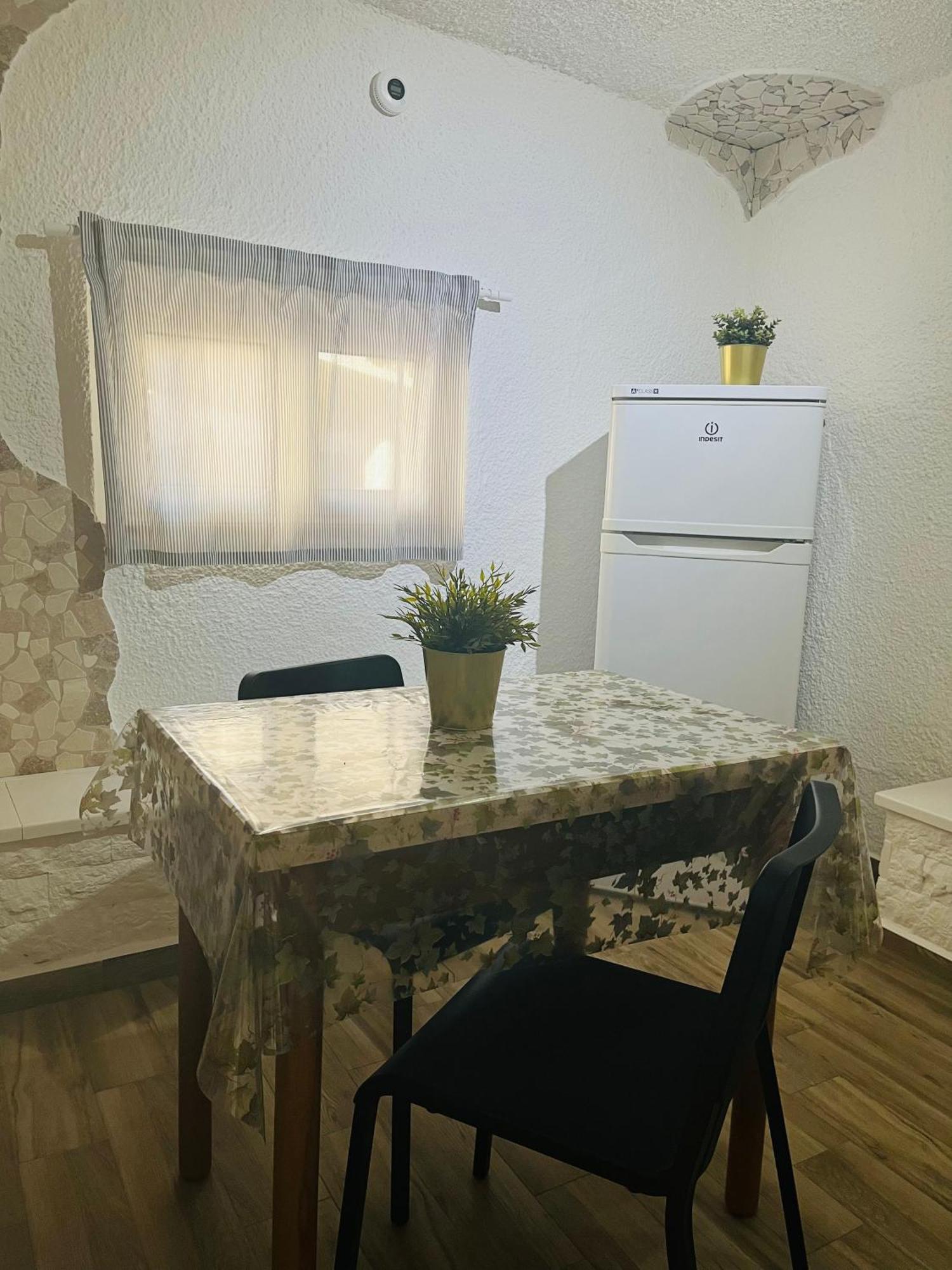 Bouganville Casa Vacanza Ambiente Climatizzato Con Wi Fi Pineto Exteriör bild