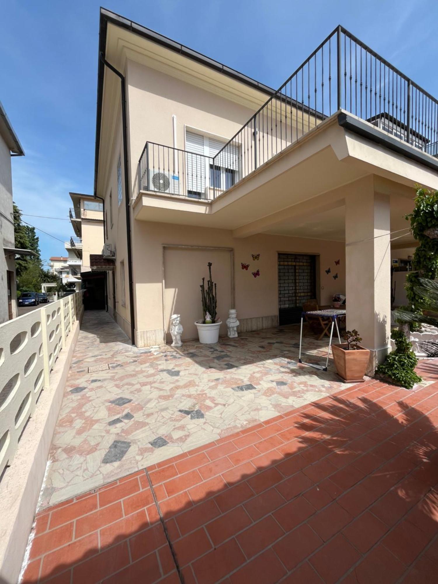 Bouganville Casa Vacanza Ambiente Climatizzato Con Wi Fi Pineto Exteriör bild