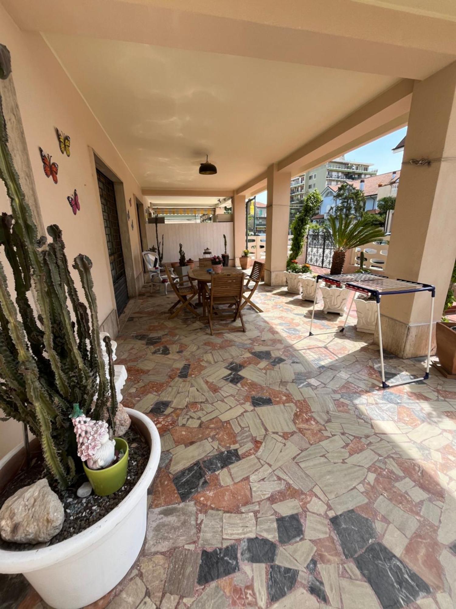 Bouganville Casa Vacanza Ambiente Climatizzato Con Wi Fi Pineto Exteriör bild